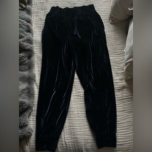 Fabletics Navy Velvet blue joggers